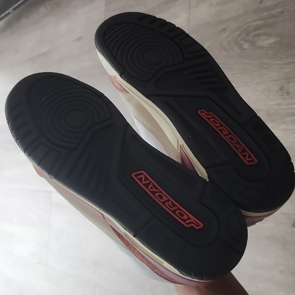 Jordan 3 Retro - Picture 2 of 7